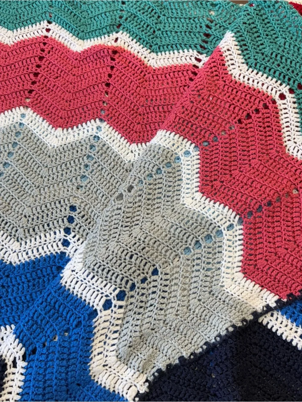 Vintage Handmade Crochet Chevron Zigzag Ripple Afghan Throw Blanket 53x72 Boho